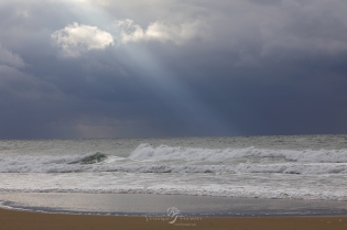  Ciel d'orage sur l'Océan Atlantique. 
Hossegor - France