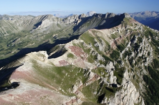  Ligne de crête entre le Pic de Morgon et la Tête de la Vieille.
 Hautes-Alpes - France